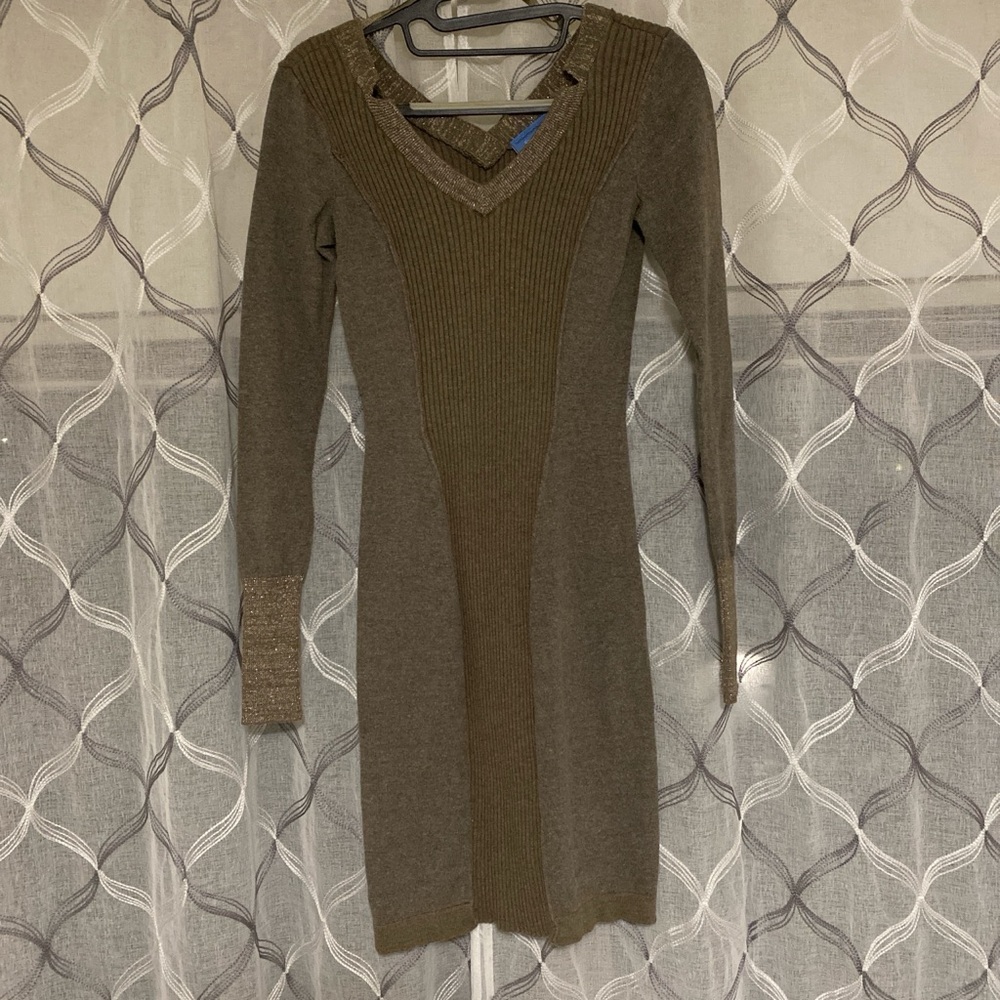 XS Vera Wang sweater dress.